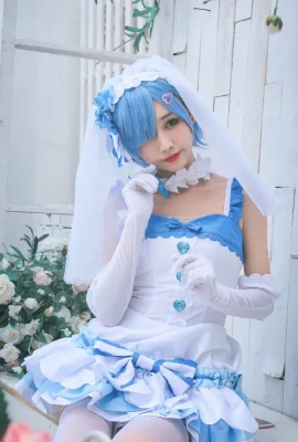 Re: Жизнь в другом мире из Zero Rem@_美子_ (9 фото)