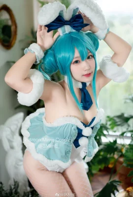 Hatsune Miku White Bunny Girl @3MimE_ (9 фото)